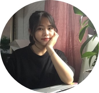 Lo Thi, 20-jährig, hat den IT-Kurs erfolgreich abgeschlossen und arbeitet nun als Praktikantin in der Marketing-Abteilung